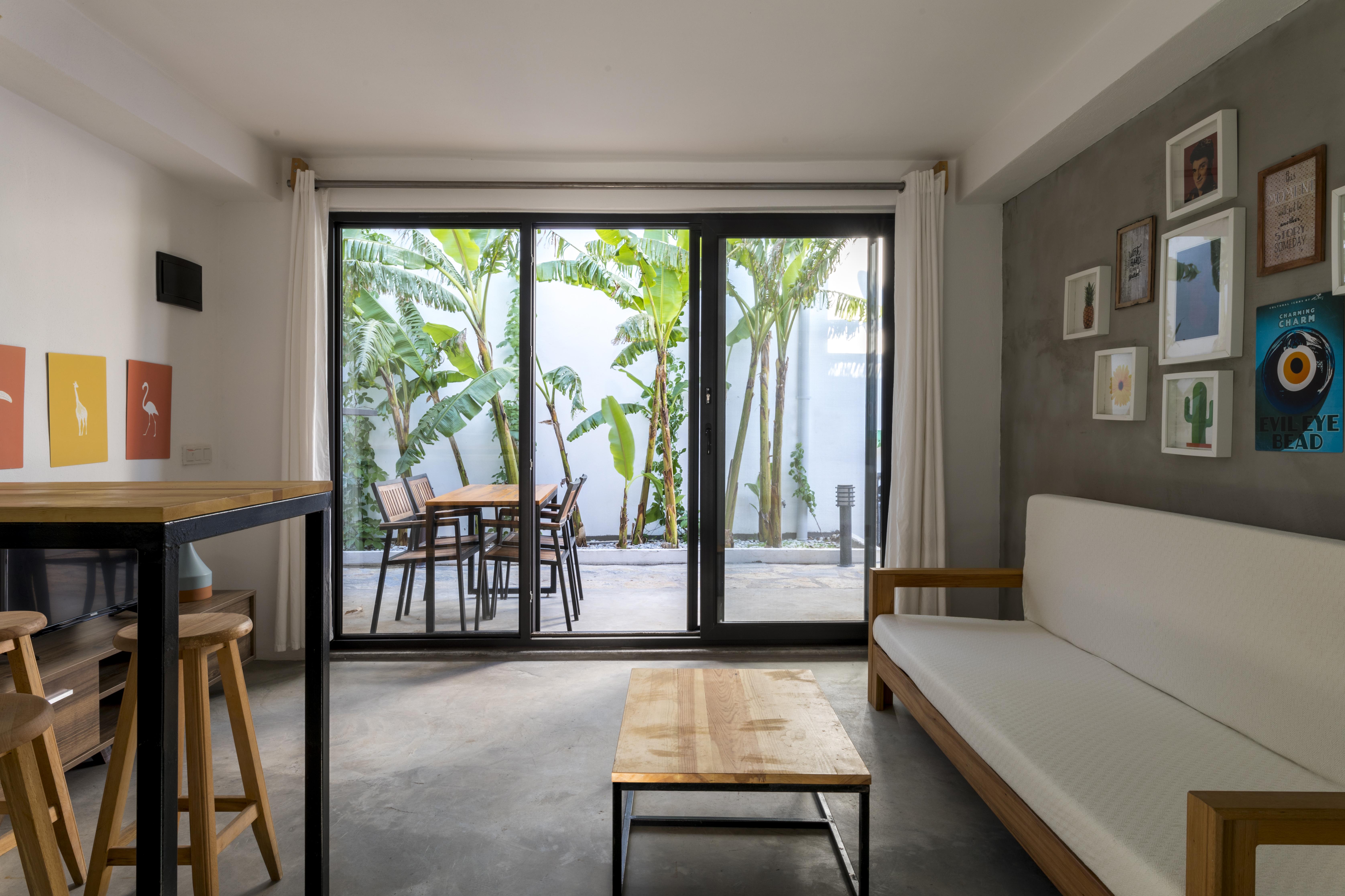 Daphnis Hotel ゴルトゥルブク エクステリア 写真